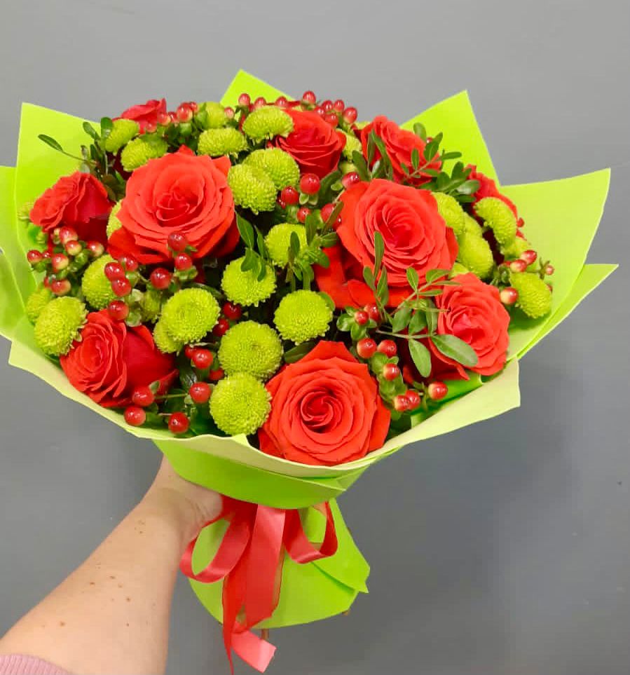 Букет цветов из: Хризантемы и Розы в Луковской