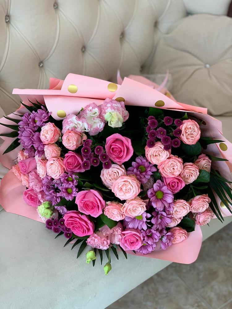 Букет цветов из: Хризантемы, Розы и Лизиантусы в Луковской