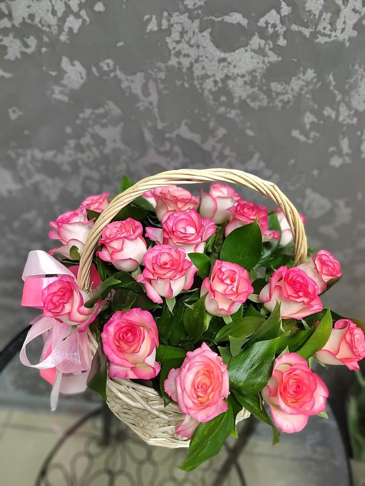 Цветочная композиция из Розы в корзине в Луковской