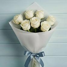 Букет 7 Белых роз Эдлесс Лав в Луковской