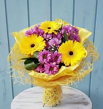 Букет цветов из:  Хризантемы и Герберы в Луковской