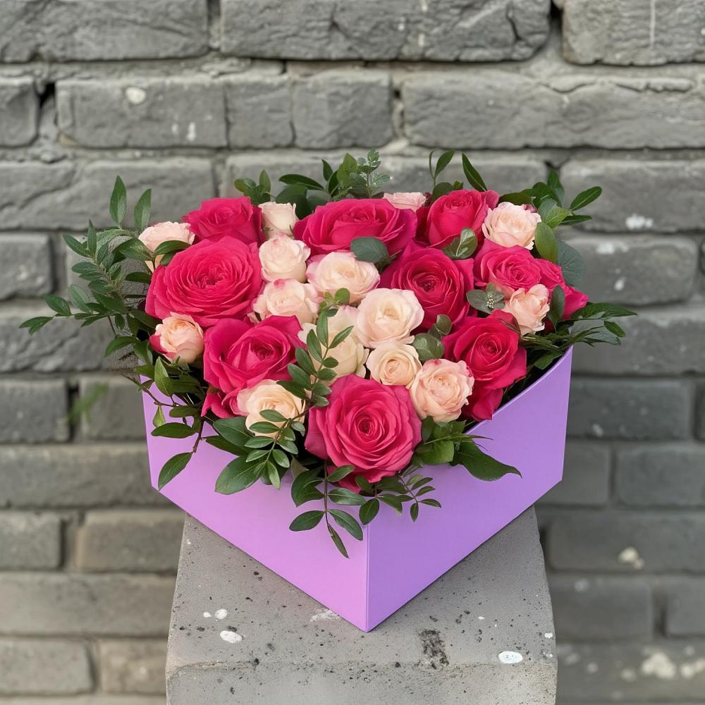 Цветочная композиция из Розы в коробке в Луковской