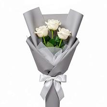Букет 3 белые розы в Луковской