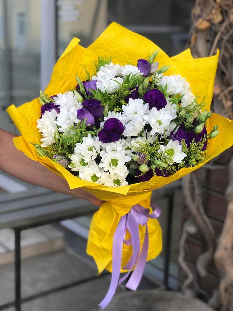 Букет цветов из: Ирисы, Хризантемы и Ромашки в Луковской