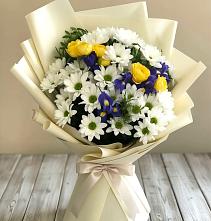 Букет цветов из:  Ирисы, Хризантемы и Розы #REPLACE_PRED# Луковской