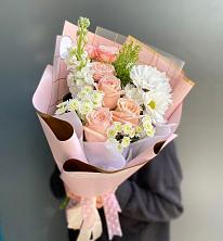 Букет цветов из:  Хризантемы и Розы в Луковской