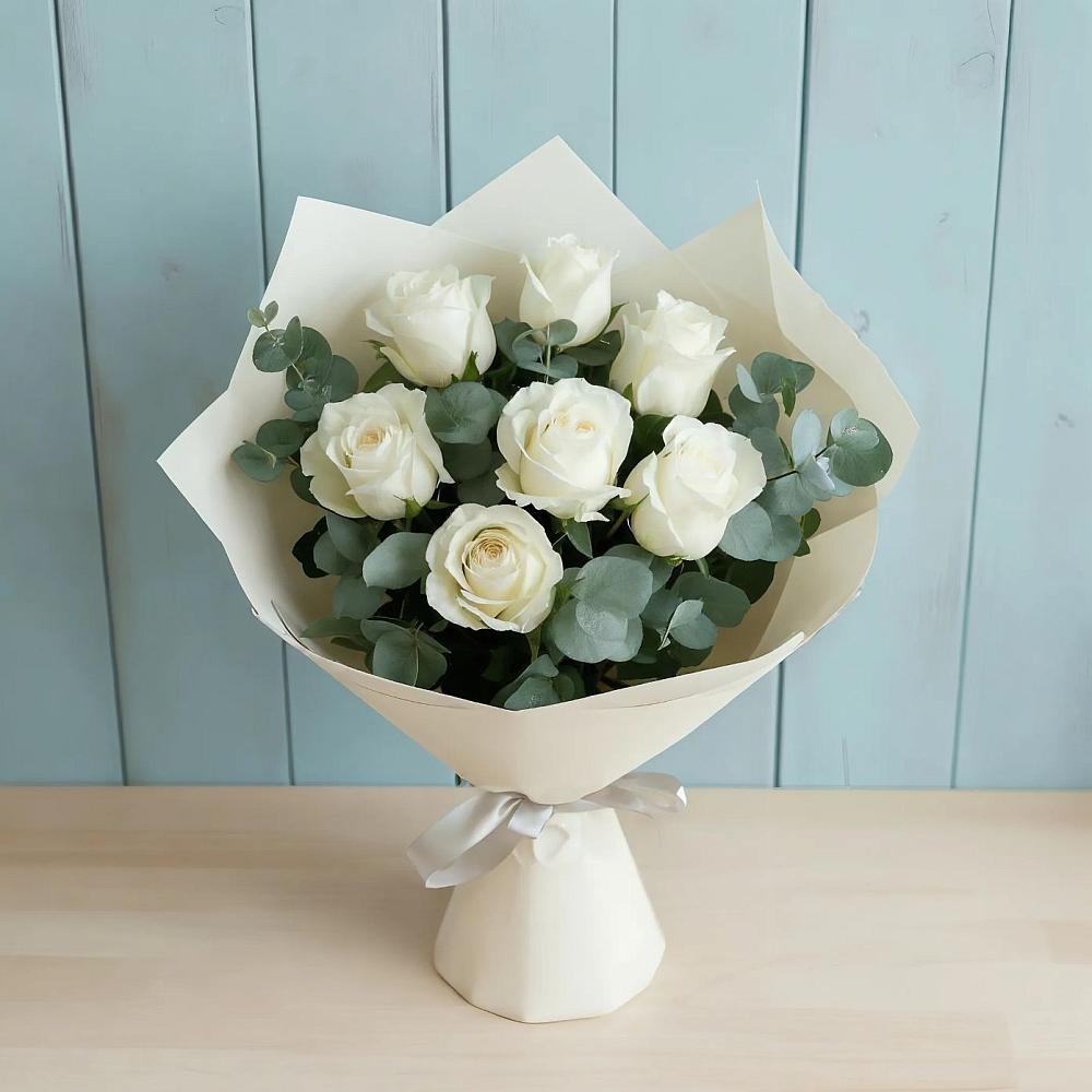 Букет Белые розы в Эвкалипте в Луковской