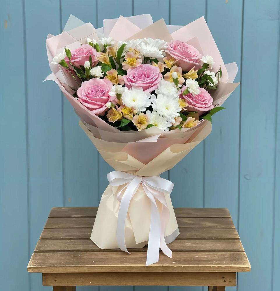 Букет цветов из: Гвоздики, Орхидеи и Розы в Луковской