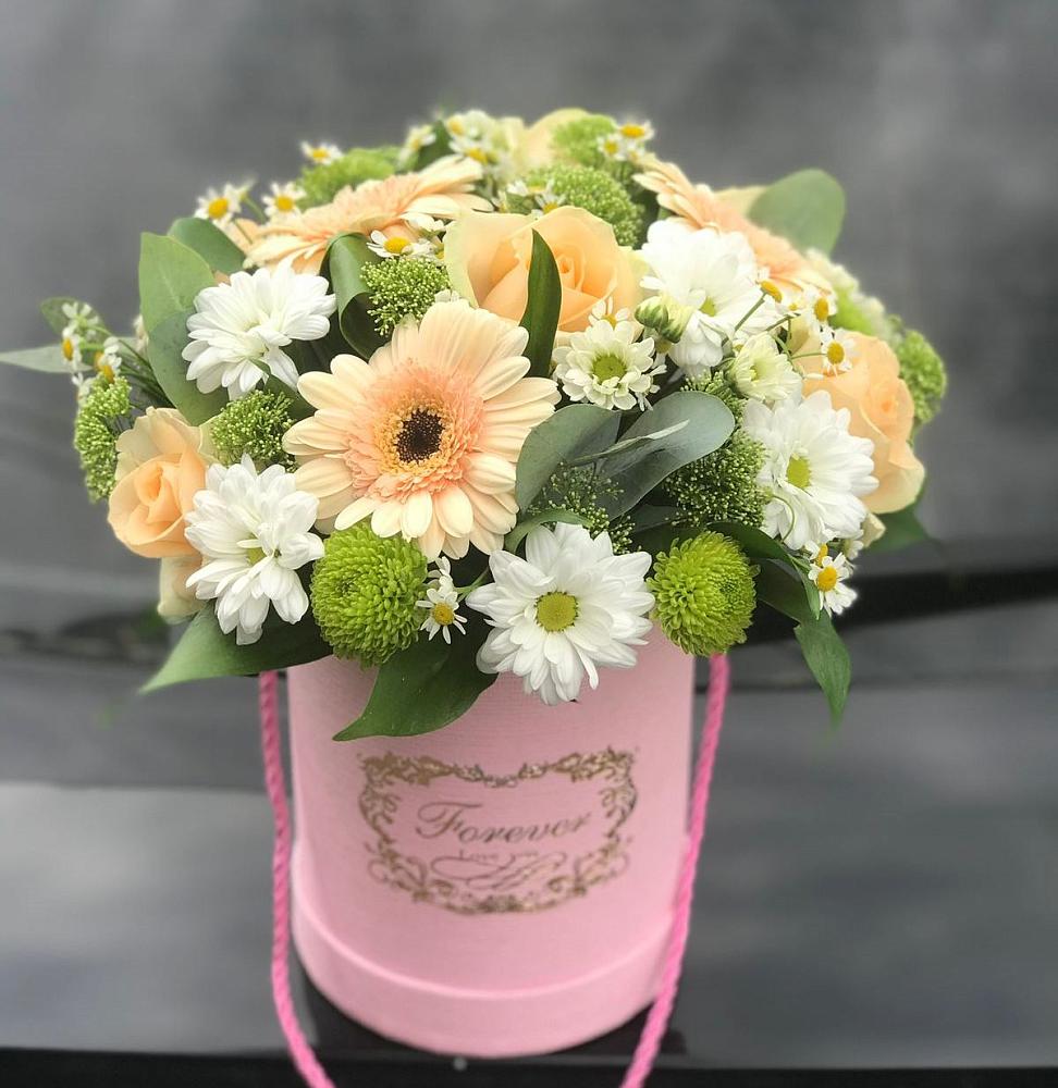 Цветочная композиция из Розы, Герберы и Хризантемы в шляпной коробке в Луковской